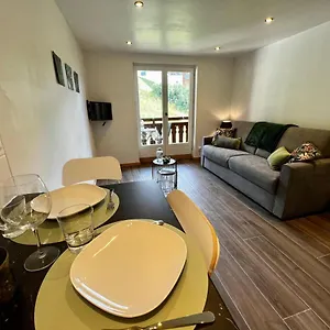 Chez Naomi - Mirjam Châtel